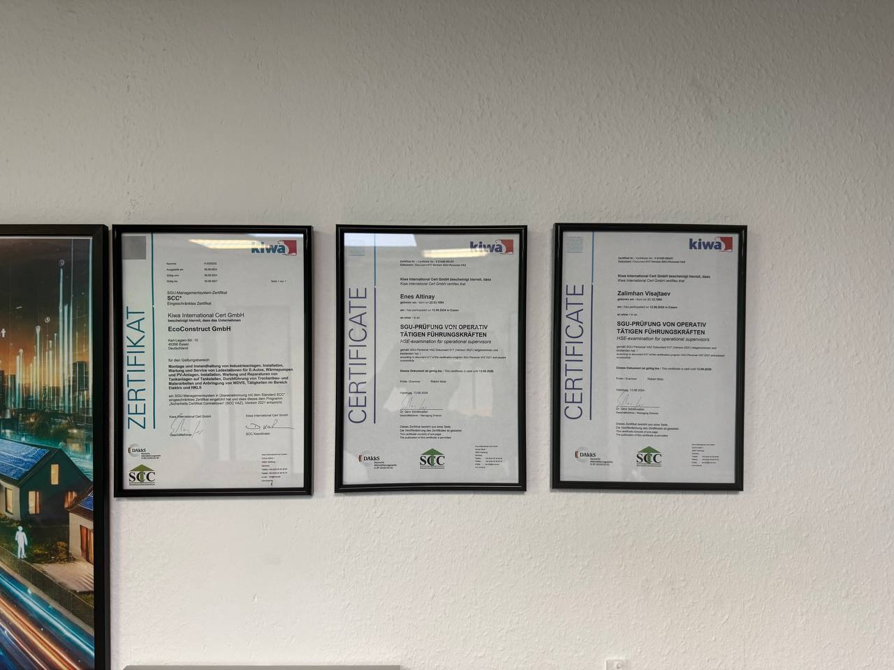 Originalfoto der Kiwa-Unternehmens- und SGU-Zertifikate